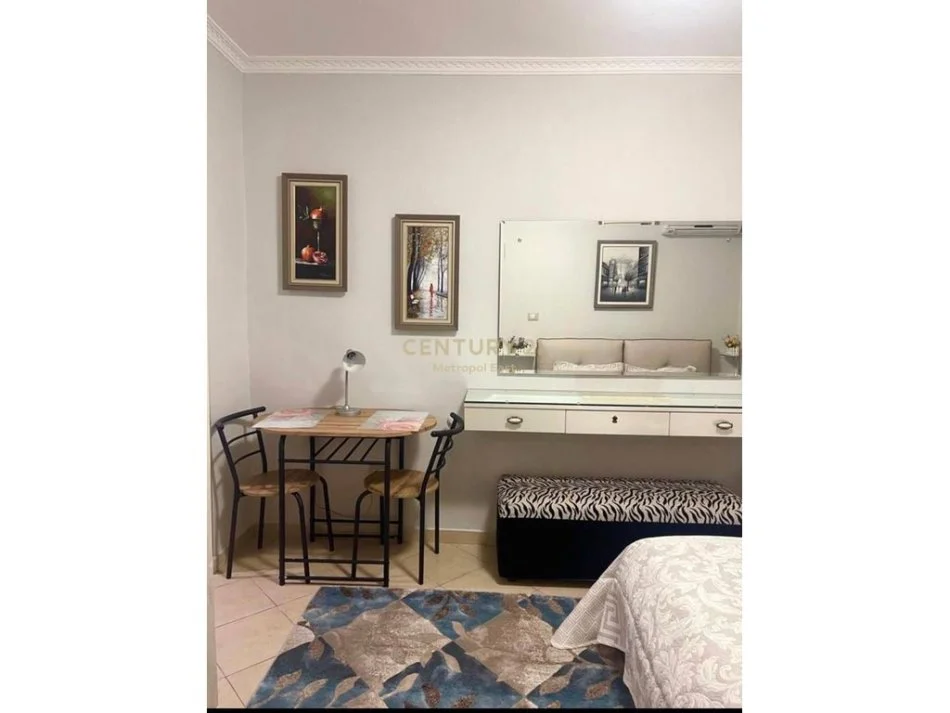 Tirane, jepet me qera apartament 1+1 Kati 2, 40 m² 450 € (EAST121874)