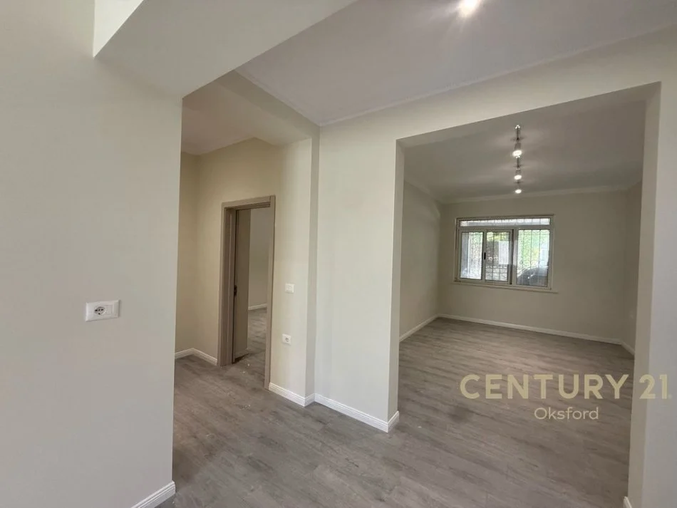 Tirane, jepet me qera apartament 3+1 Kati 0, 79 m² 1.200 € (Garda)