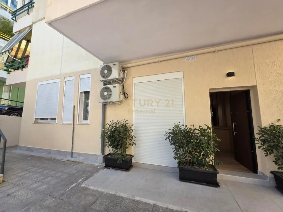 Tirane, shitet apartament duplex 1+1 , 58 m² 128.500 € 