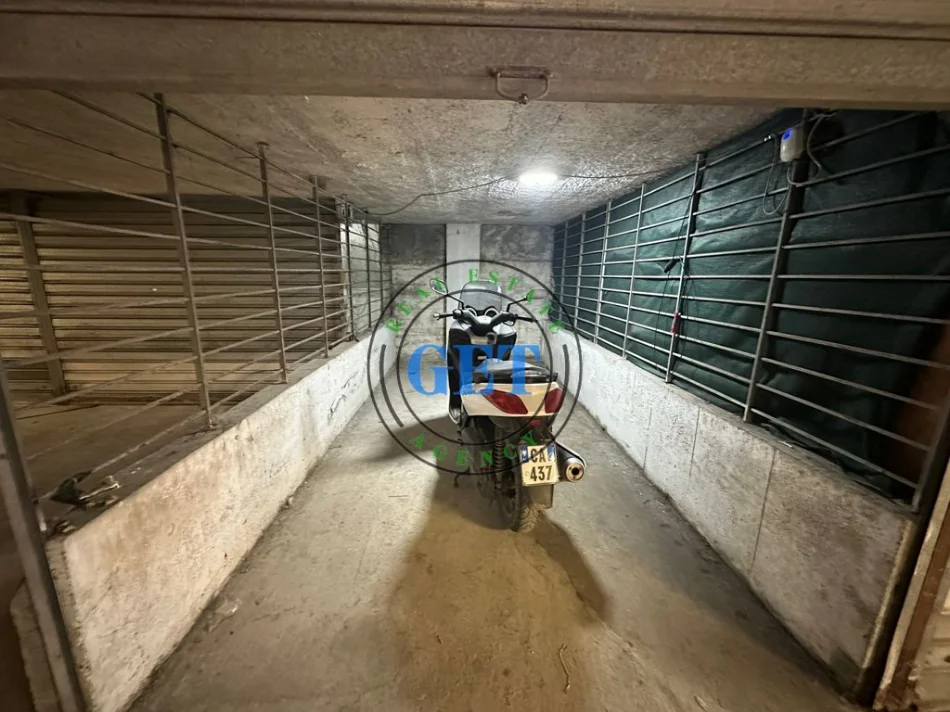 Durres, jepet me qera garazh | post parkimi Kati 0, 15 m² 100 € (Tatimet)