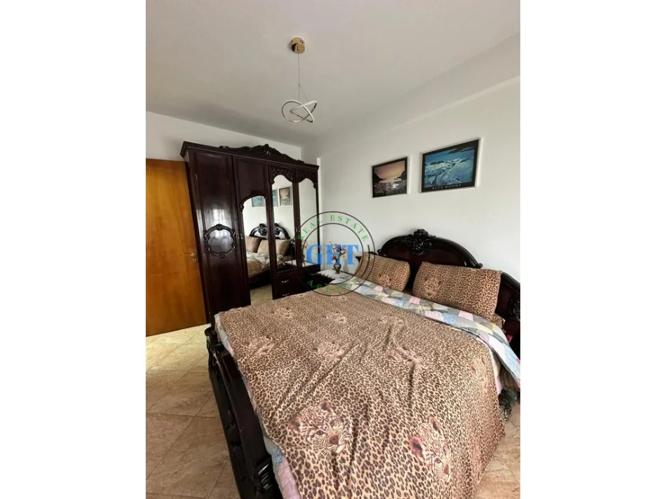 jepet me qera apartament 1+1 Kati 6, 60 m² 350 € (pranë Shkollës “Bajram Curri”)