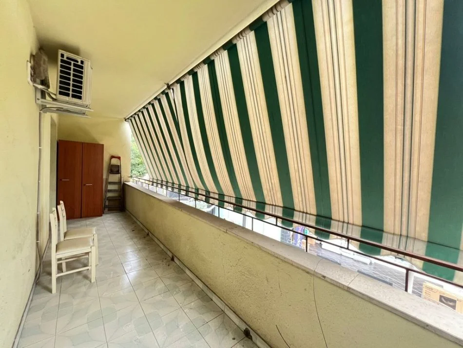 Tirane, jepet me qera apartament 2+1 Kati 2, 130 m² 500 € (Ministrisë së Jashtme)