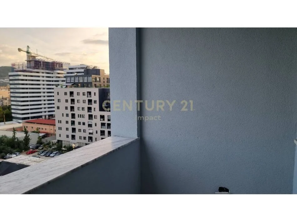 Tirane, jepet me qera apartament 1+1+Ballkon Kati 9, 77 m² 550 € 