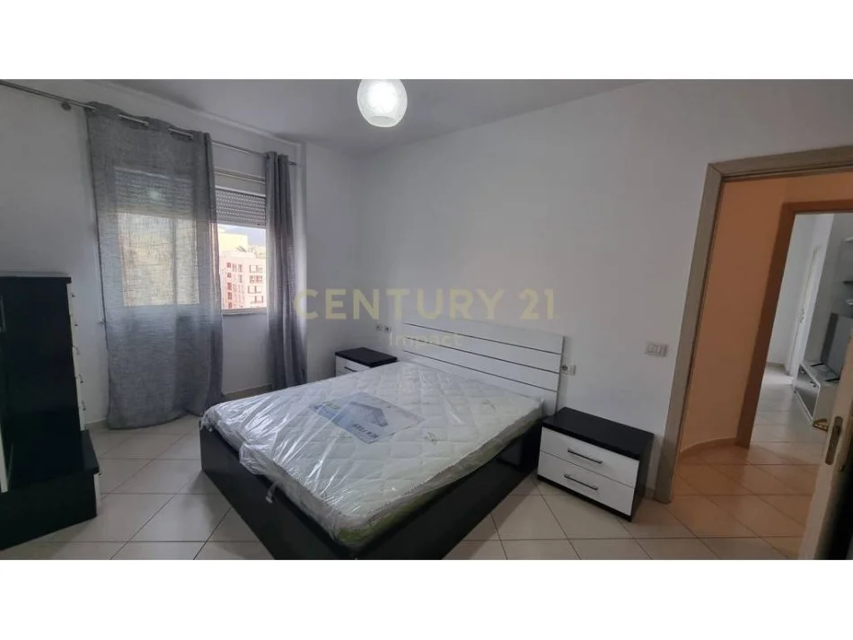 Tirane, jepet me qera apartament 1+1+Ballkon Kati 9, 77 m² 550 € 