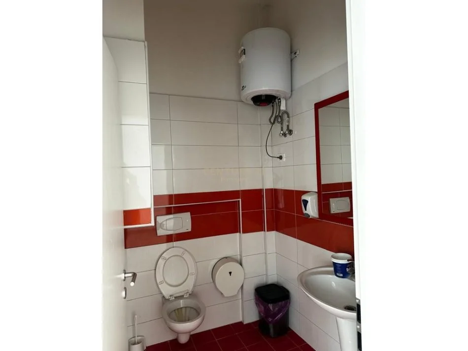 Tirane, jepet me qera ambjent biznesi Kati 0, 52 m² 550 € (Kompleksi Magnet)