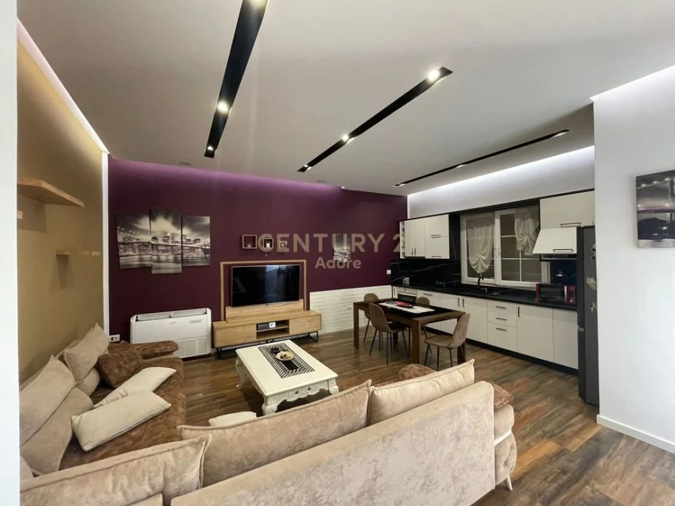 Tirane, jepet me qera apartament 2+1 Kati 1, 100 m² 600 € (sauk i vjeter)