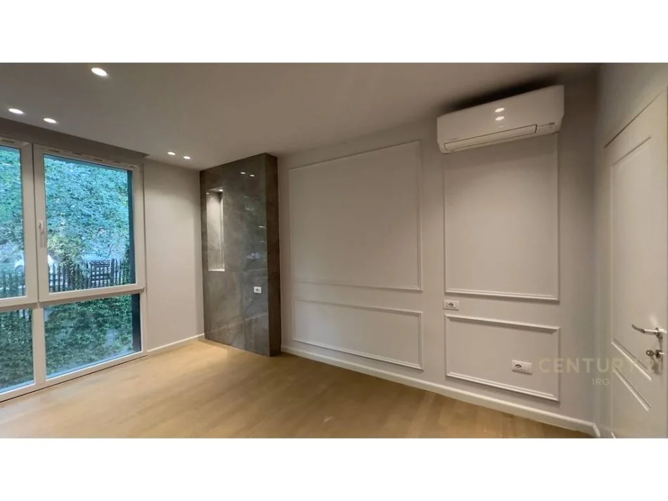 Tirane, shitet apartament 3+1 Kati 2, 153 m² 360.000 € 