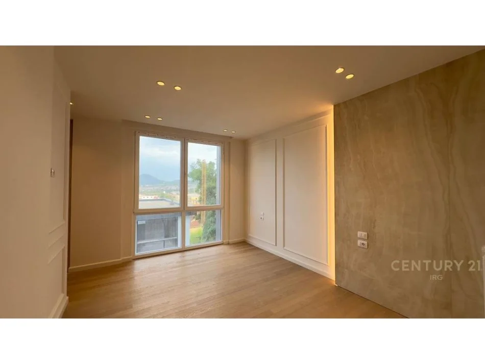 Tirane, shitet apartament 3+1 Kati 2, 153 m² 360.000 € 