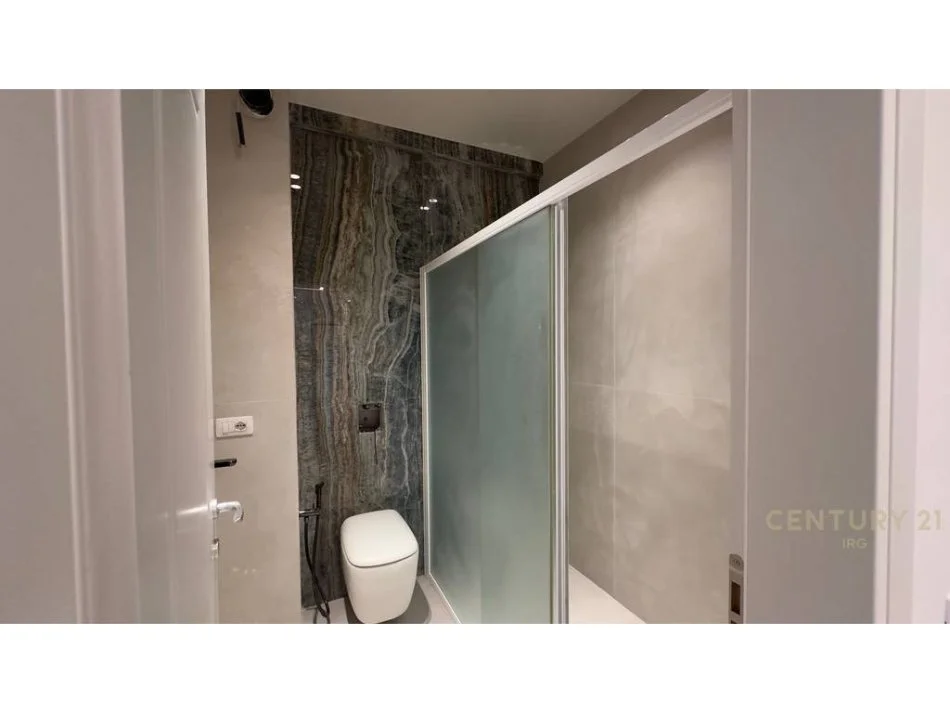 Tirane, shitet apartament 3+1 Kati 2, 153 m² 360.000 € 