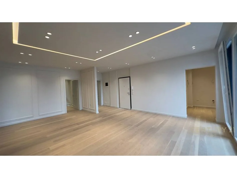 Tirane, shitet apartament 3+1 Kati 2, 153 m² 360.000 € 