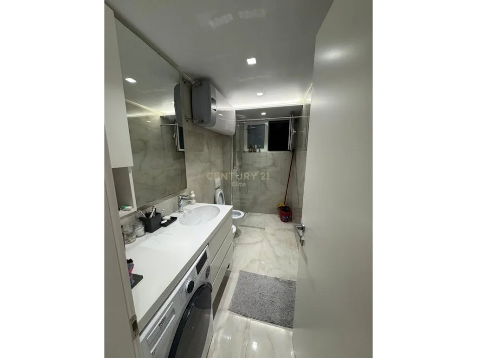 Tirane, shitet 2+1 Kati 1, 76 m² 202.500 € (Brryli)