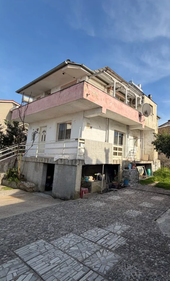 Tirane, shitet Vile 3 Katshe , 300 m² 270.000 € 