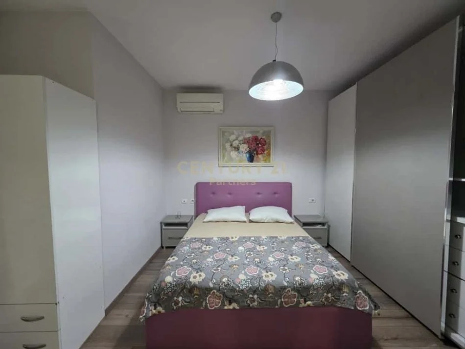 Tirane, jepet me qera apartament 2+1 Kati 10, 100 m² 800 € (TEK KOMPLEKSI PANORAMA)