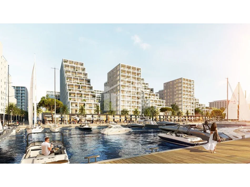 Vlore - Lungomare, shitet apartament 3+1 Kati 12, 186 m² (VLORA MARINA)