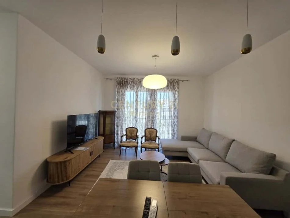 Tirane, jepet me qera apartament 2+1 Kati 3, 100 m² 800 € (Don Bosko)