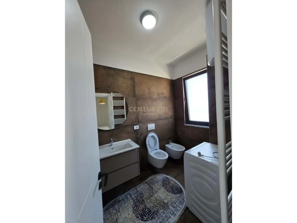 Tirane, jepet me qera apartament 2+1 Kati 3, 100 m² 800 € (Don Bosko)