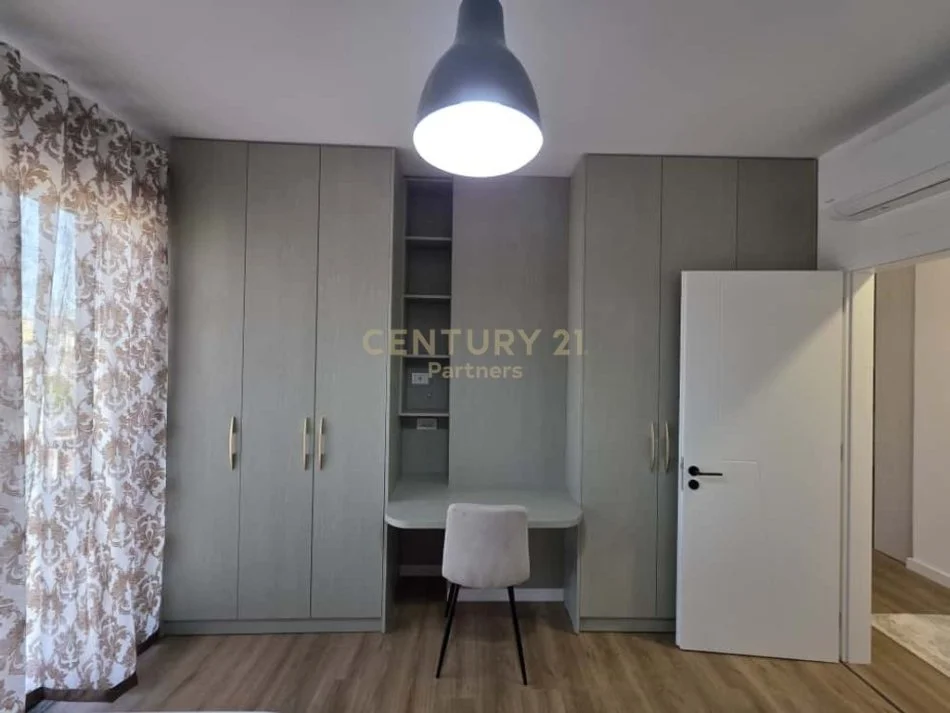 Tirane, jepet me qera apartament 2+1 Kati 3, 100 m² 800 € (Don Bosko)