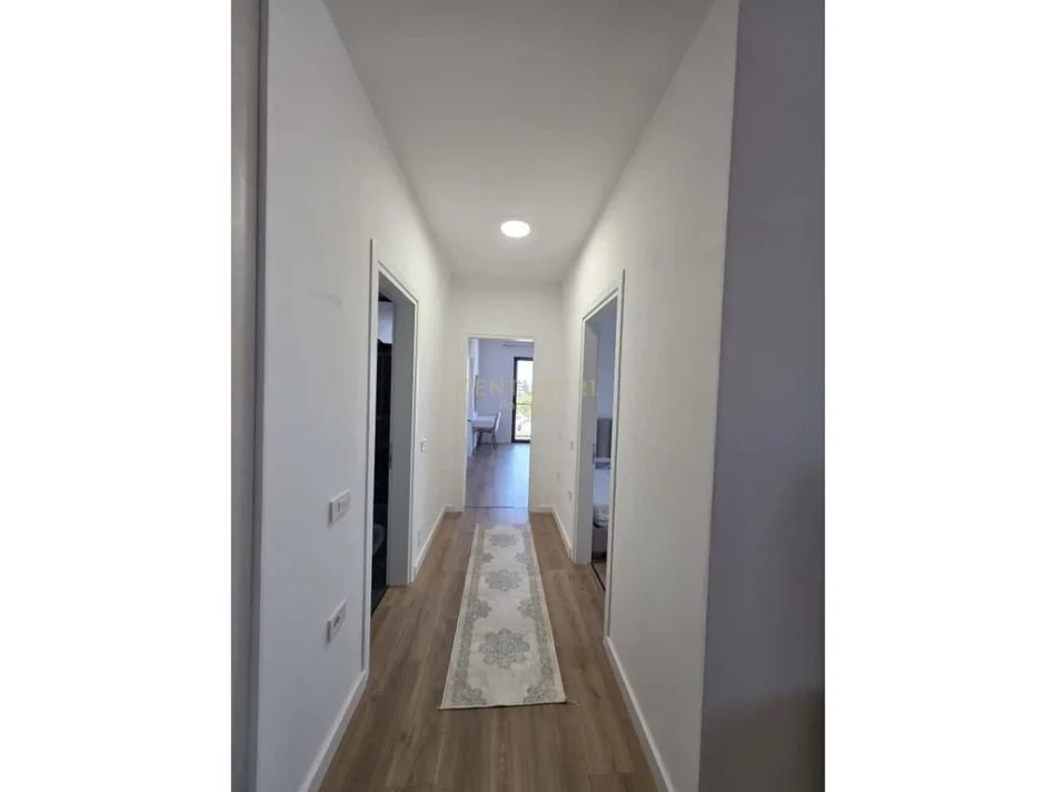 Tirane, jepet me qera apartament 2+1 Kati 3, 100 m² 800 € (Don Bosko)