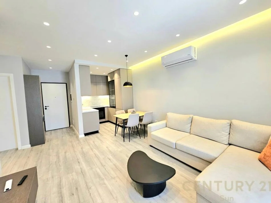 Tirane, jepet me qera apartament 1+1 Kati 6, 77 m² 800 € (zonen e Liqenit te Thate, ngjitur me Hotel Radissonin.)
