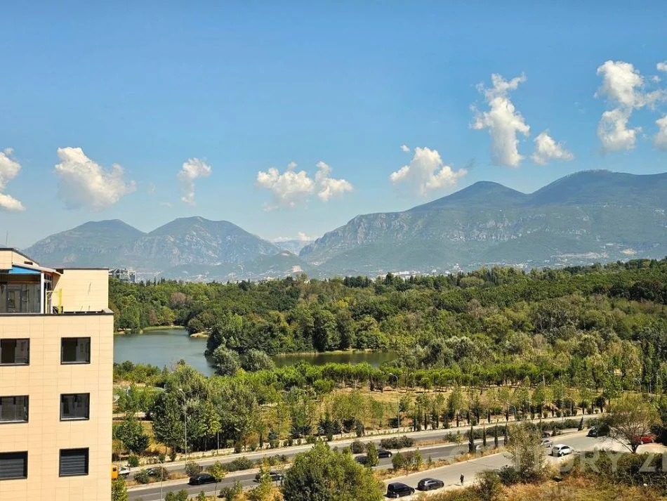 Tirane, jepet me qera apartament 1+1 Kati 6, 77 m² 800 € (zonen e Liqenit te Thate, ngjitur me Hotel Radissonin.)