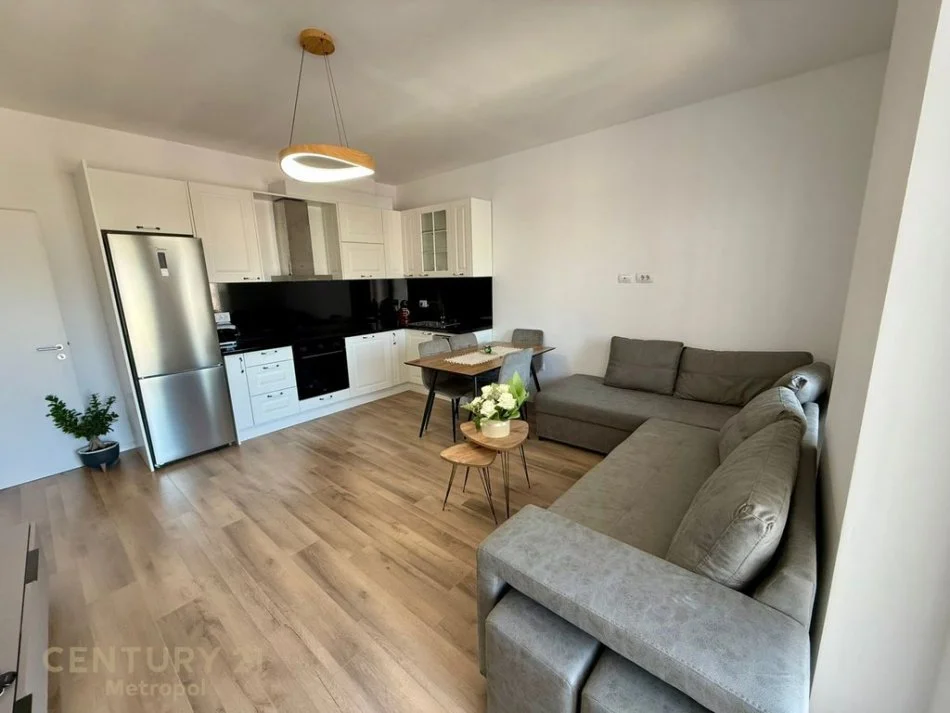 Tirane, jepet me qera apartament 1+1 Kati 10, 75 m² 750 € (Rruga Asim Vokshi)