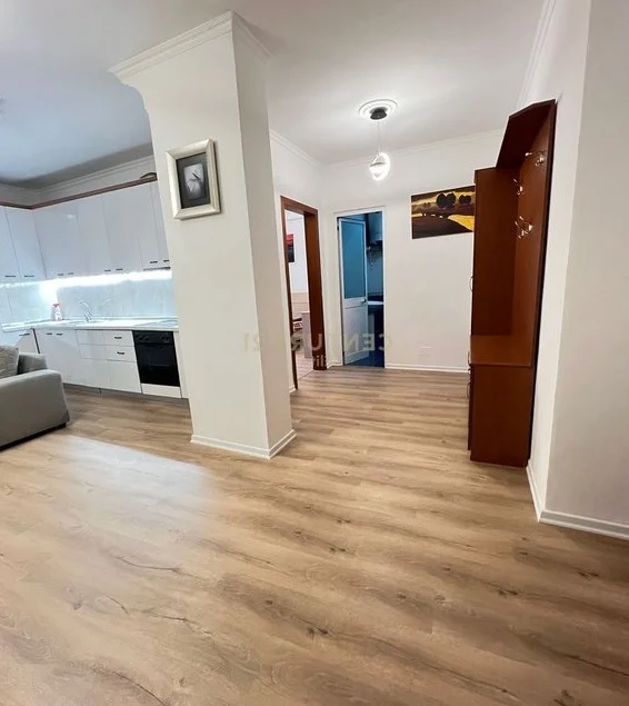 Tirane, jepet me qera apartament 1+1 Kati 7, 70 m² 400 € 