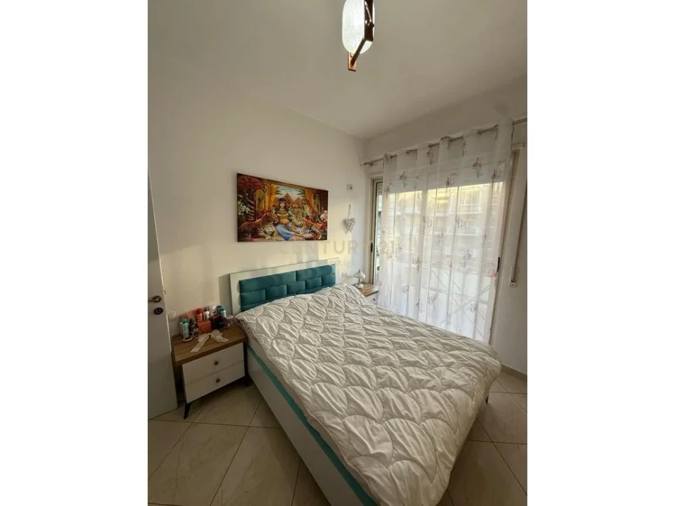 Tirane, jepet me qera apartament 1+1 Kati 5, 65 m² 550 € (SELITE)