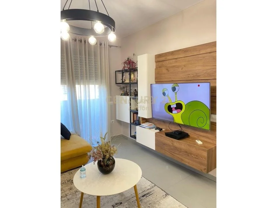 Tirane, jepet me qera apartament 1+1 Kati 7, 58 m² 1.000 € (te Ish Shushica)