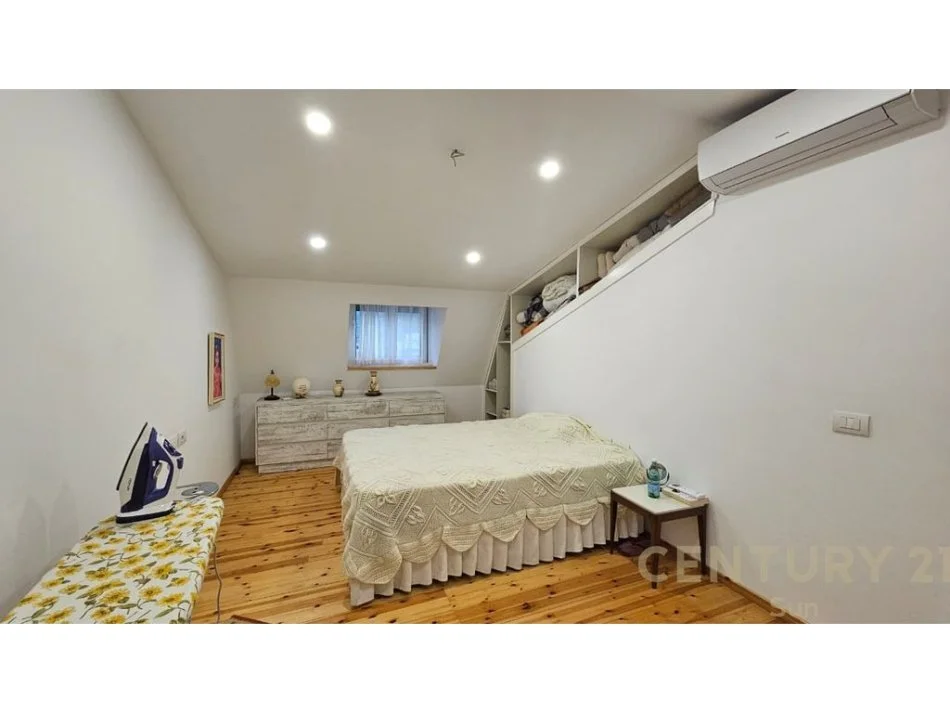 Tirane, jepet me qera apartament 2+1 Kati 4, 100 m² 900 € (LIQENI I THATE)