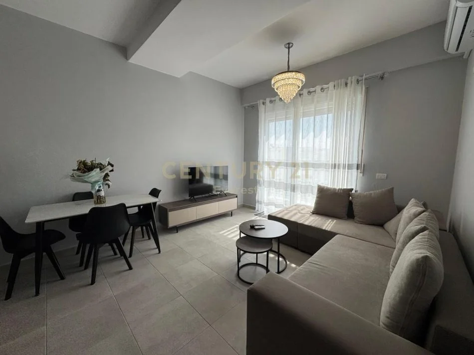 Tirane, jepet me qera apartament 2+1 Kati 7, 101 m² 750 € (Brryli)