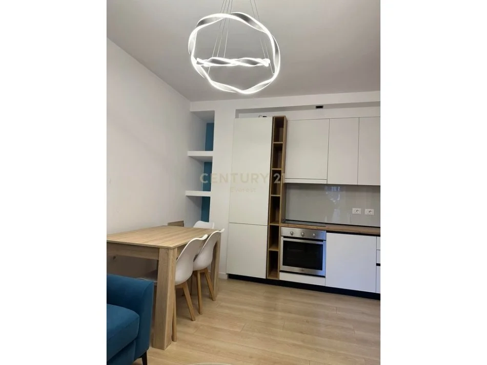 Tirane, jepet me qera apartament 1+1 Kati 4, 50 m² 550 € 