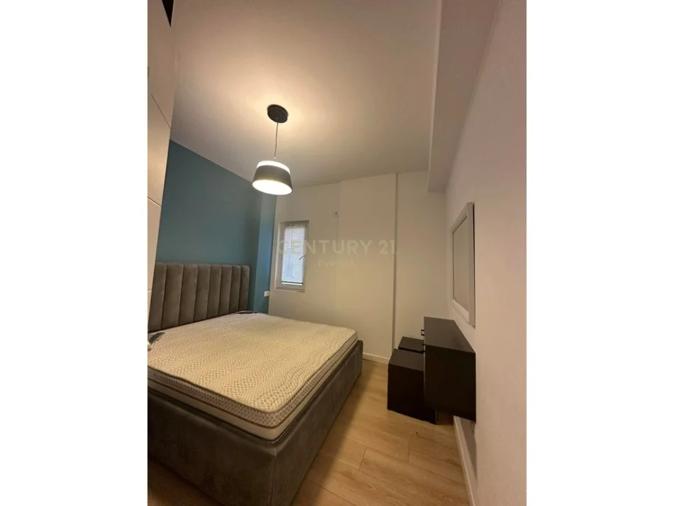 Tirane, jepet me qera apartament 1+1 Kati 4, 50 m² 550 € 