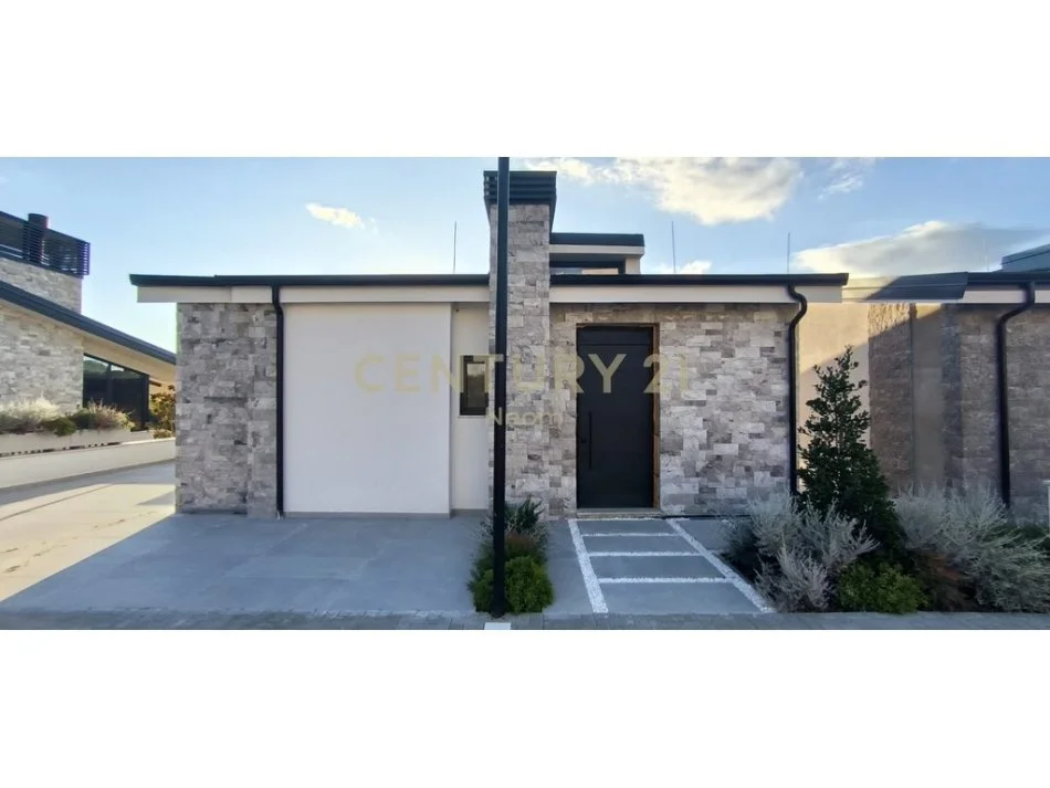 Tirane, shitet Vile 3+1+Aneks+Ballkon Kati 0, 450 m² 570.000 € (Neom122373)