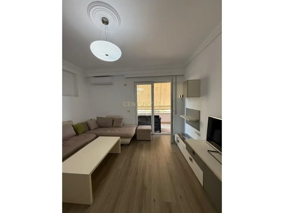 Tirane, jepet me qera apartament 1+1 Kati 3, 73 m² 650 € (Rruga Bill Klinton Tirana Albania)
