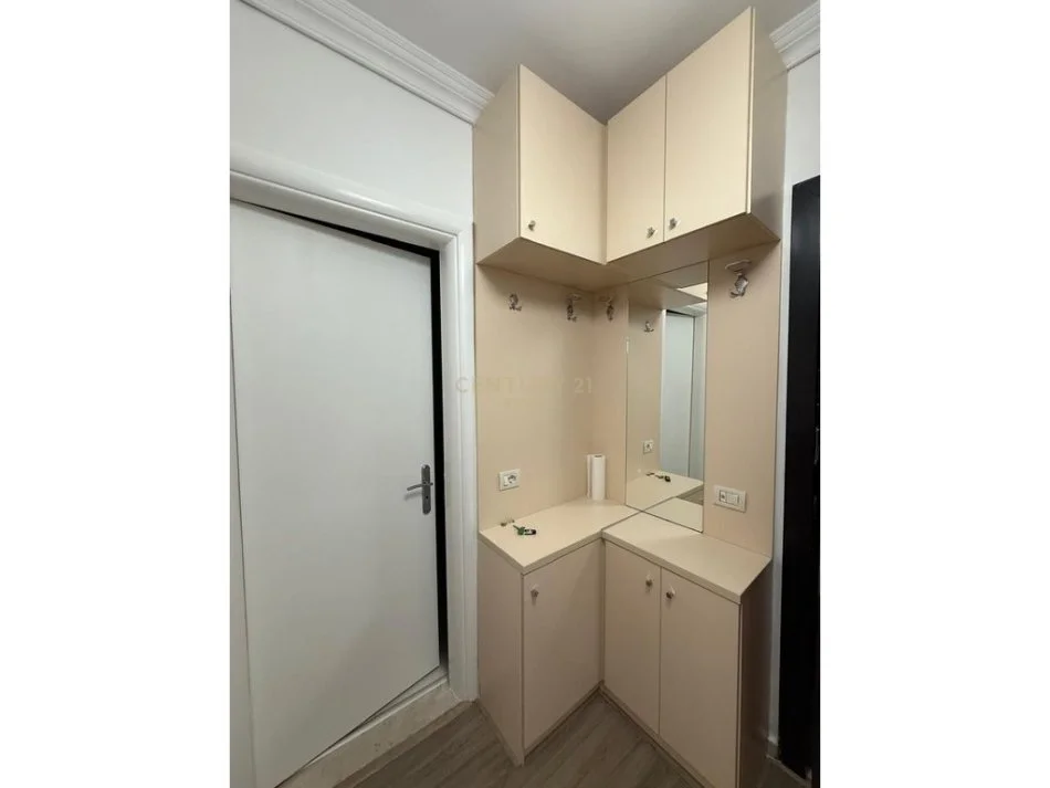 Tirane, jepet me qera apartament 1+1 Kati 3, 73 m² 650 € (Rruga Bill Klinton Tirana Albania)