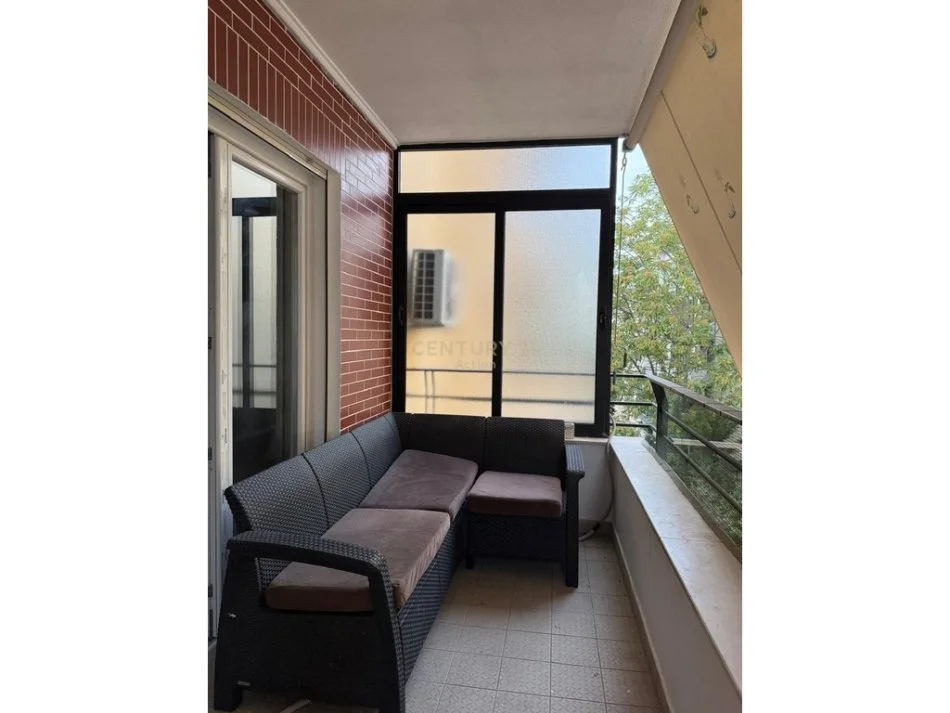 Tirane, jepet me qera apartament 1+1 Kati 3, 73 m² 650 € (Rruga Bill Klinton Tirana Albania)