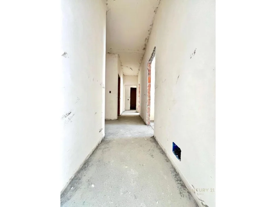 Tirane, shitet apartament , 430.000 € (Komuna e Parisit)