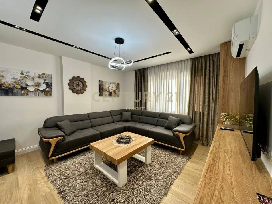 Tirane, jepet me qera apartament 1+1+Aneks+Ballkon Kati 1, 68 m² 600 € (Neom122458)