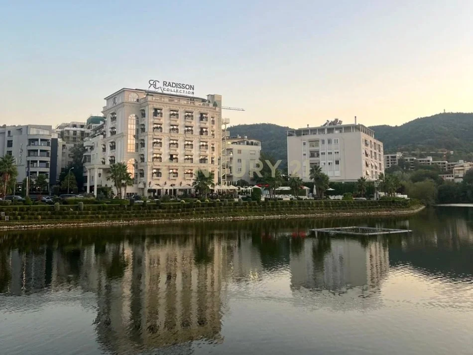 Tirane, jepet me qera apartament+verande | Penthouse 2+1+Aneks+Ballkon Kati 6, 140 m² 1.000 € (Neom122246)