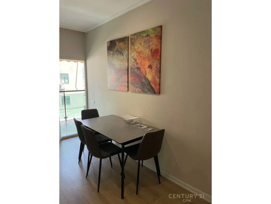 Tirane, jepet me qera apartament 1+1 Kati 11, 67 m² 950 € (Rruga Barrikadave)