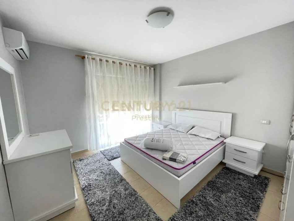 Tirane, jepet me qera apartament 2+1 Kati 8, 100 m² 800 € (Rruga "Faik Konica" Tirana Albania)