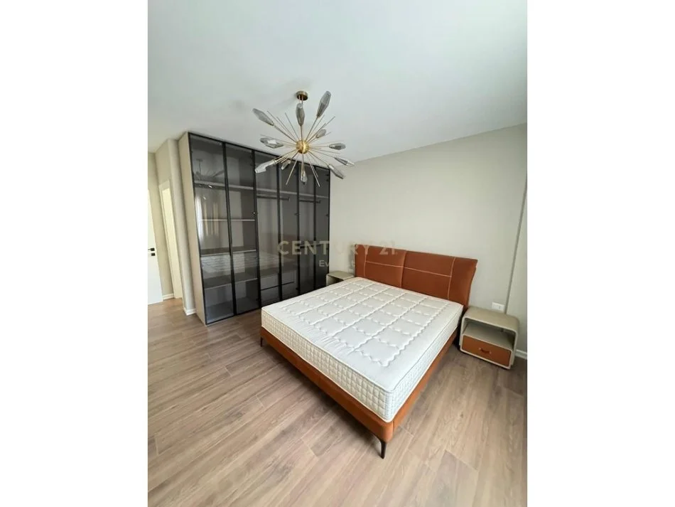 Shqiperi, jepet me qera apartament 2+1 Kati 2, 110 m² 1.000 € (FARKE)