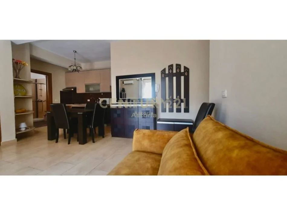 Tirane, jepet me qera 1+1 Kati 1, 60 m² 500 € (SELITE)