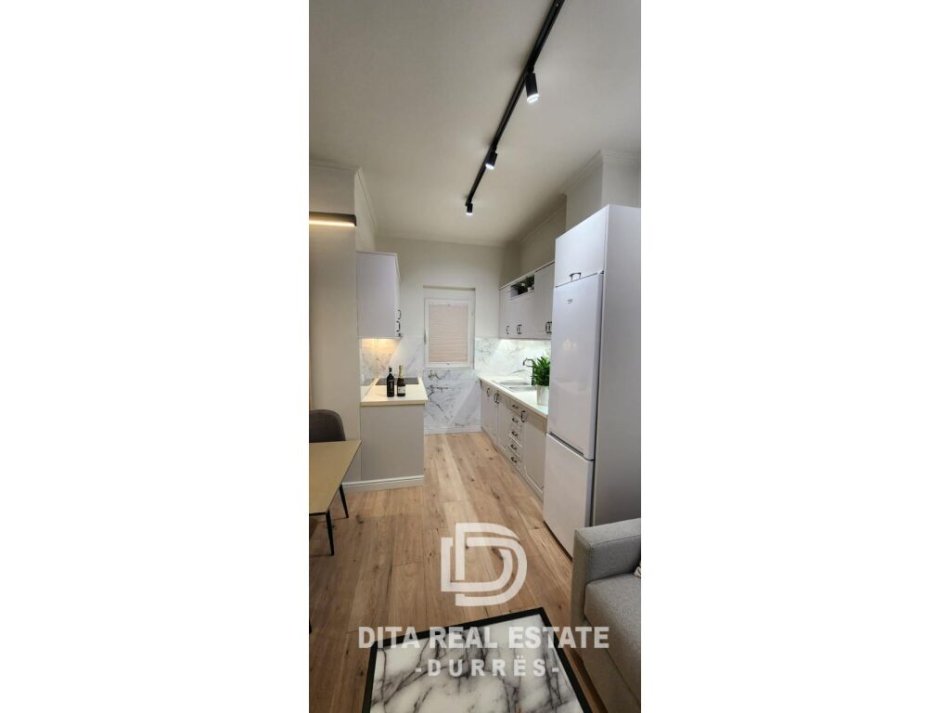Durres Plazh, shitet apartament 1+1+Ballkon Kati 5, 60 m² (Pavaresia)