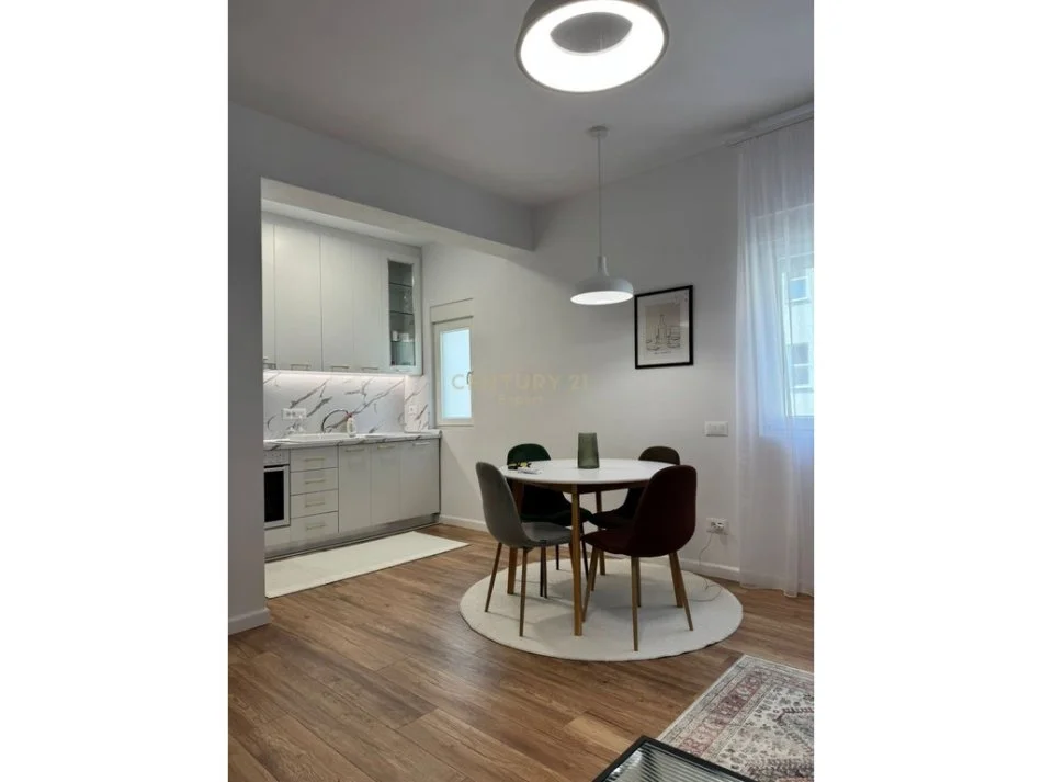 Tirane, jepet me qera apartament 2+1 Kati 5, 88 m² 850 € (Tirana e re SHESHI WILLSON)