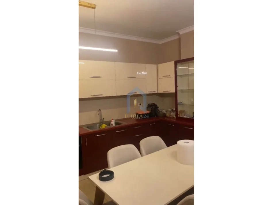 Tirane, shitet apartament 1+1+Ballkon Kati 4, 90 m² 87.000 € (Apartament 1+1 per shitje ne Kamez)