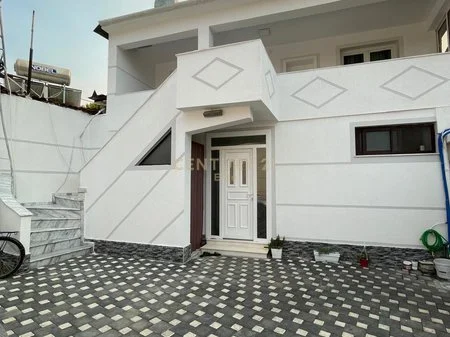 Tirane, jepet me qera Vile 2+1+Aneks+Ballkon Kati 0, 127 m² 1.200 € (Prane shkolles Misto Mame)