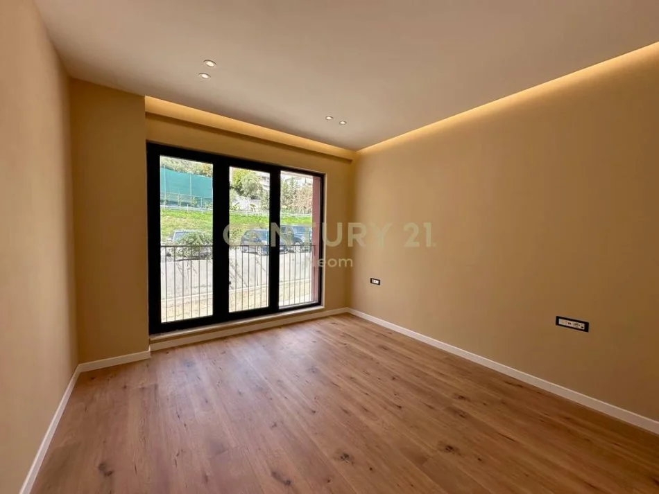 Tirane, shitet apartament 2+1+Aneks+Ballkon Kati 1, 107 m² 214.000 € (Neom122608)