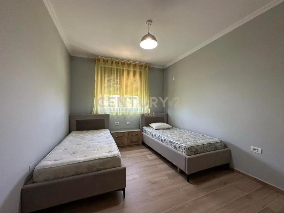 Tirane, jepet me qera apartament 2+1 Kati 3, 80 m² 600 € (FUSHA AVIACIONIT)