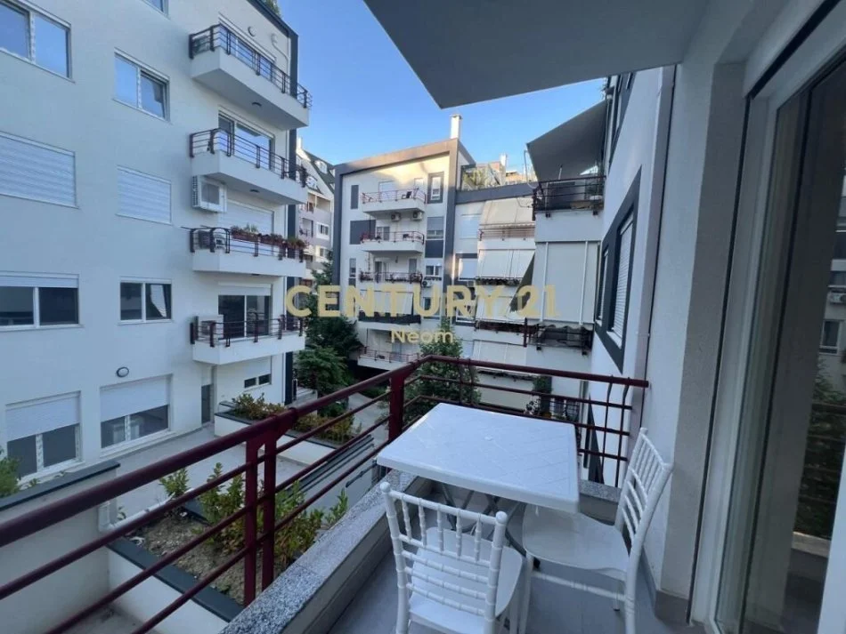 Tirane, jepet me qera apartament 2+1 Kati 3, 65 m² 900 € (LIQENI I THATE)